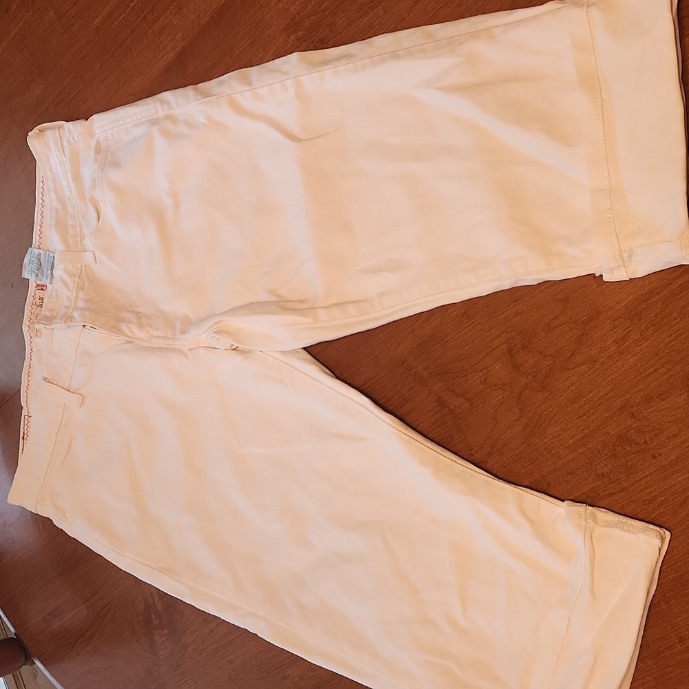 Capris* 🍀 3/$10!